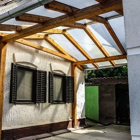Krisztina Vendeghaz Guest house *